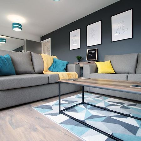 סווינדון Delft - Spacious Home, High Speed Wi-Fi, Free Parking, Terrace מראה חיצוני תמונה