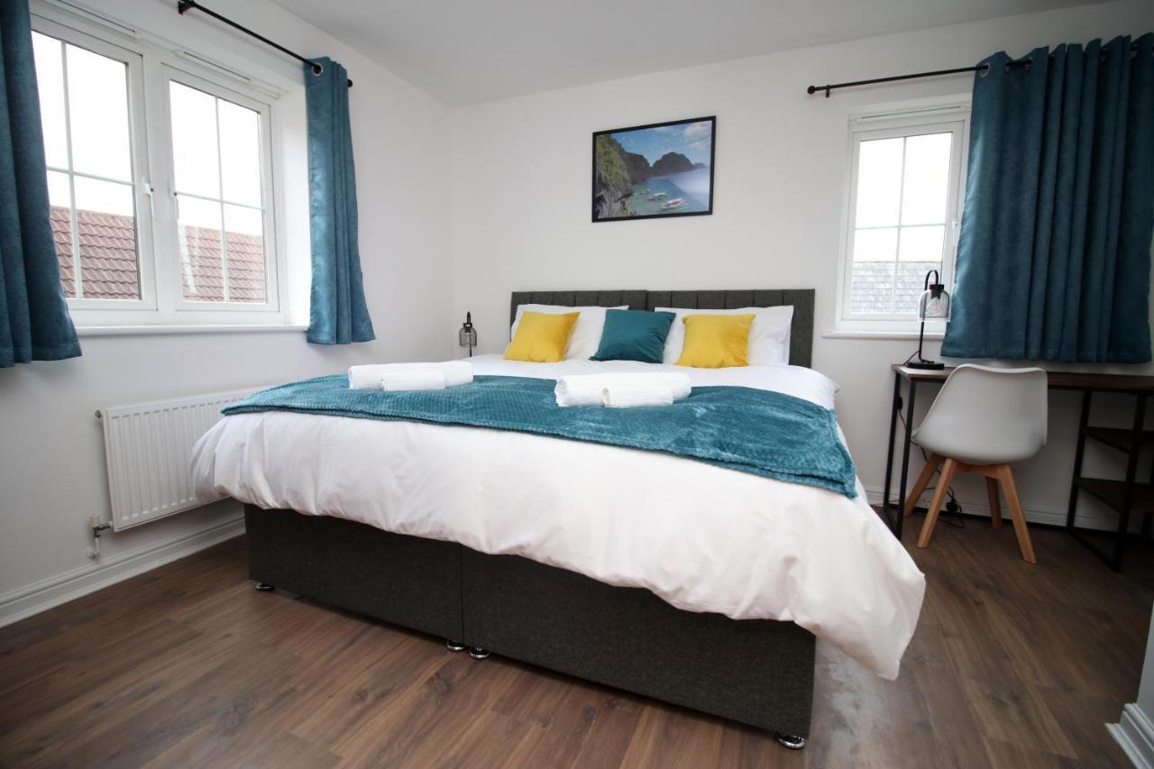 סווינדון Delft - Spacious Home, High Speed Wi-Fi, Free Parking, Terrace מראה חיצוני תמונה
