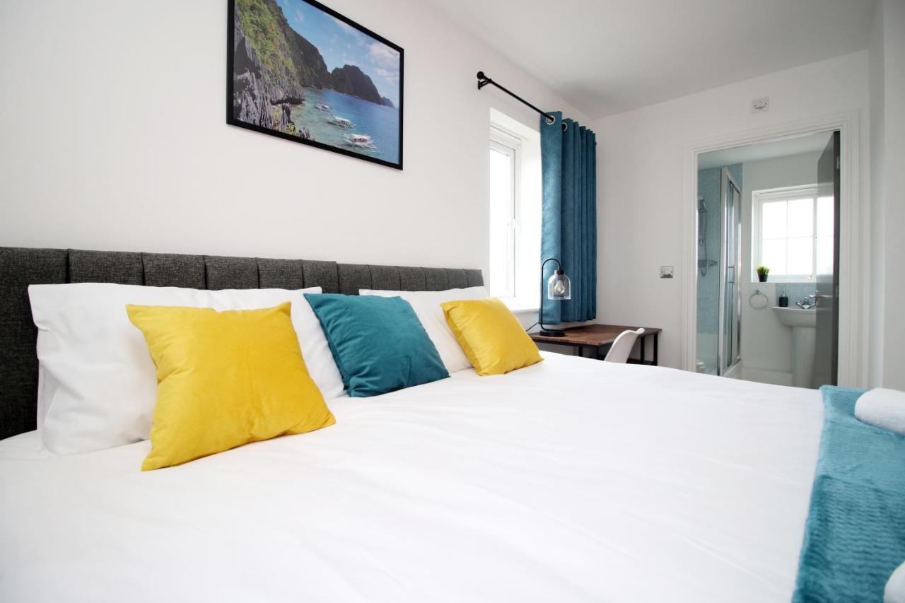 סווינדון Delft - Spacious Home, High Speed Wi-Fi, Free Parking, Terrace מראה חיצוני תמונה