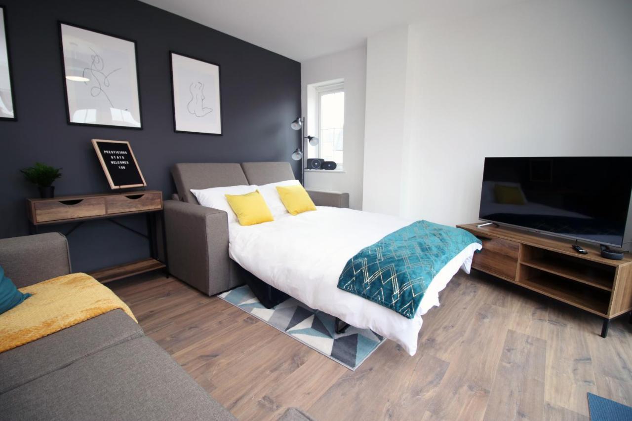 סווינדון Delft - Spacious Home, High Speed Wi-Fi, Free Parking, Terrace מראה חיצוני תמונה