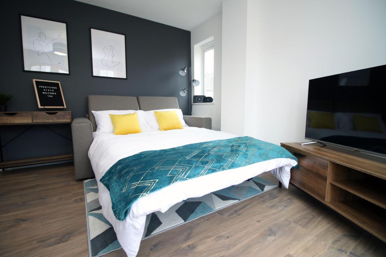 סווינדון Delft - Spacious Home, High Speed Wi-Fi, Free Parking, Terrace מראה חיצוני תמונה
